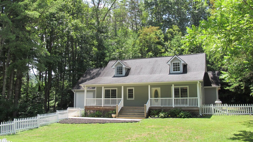 12 Pinecroft Road