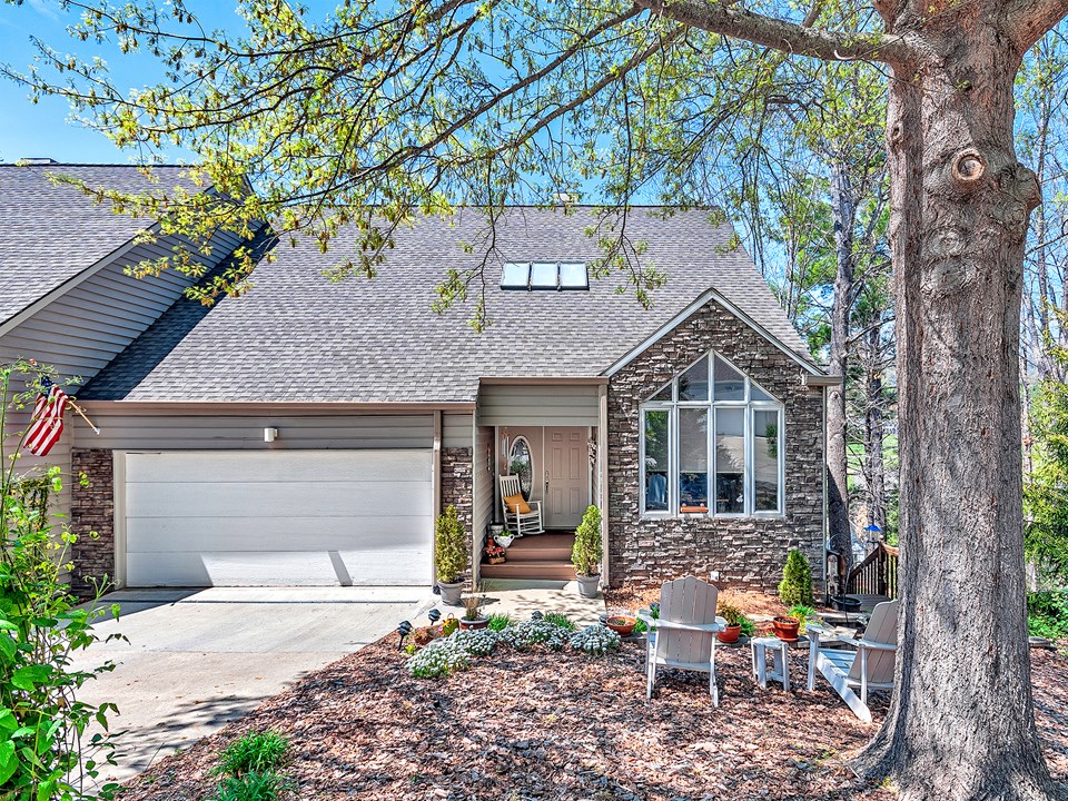 36 Highland Pointe Court
