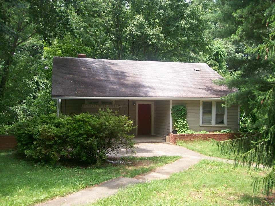 211 Lower Edgewood Road