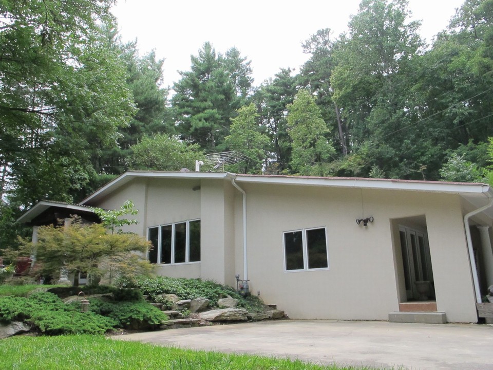 16 Brookwood